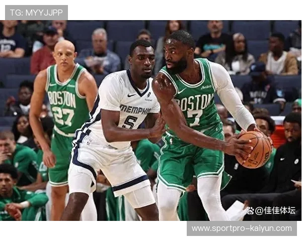 怀特爆发砍33分助绿军季前赛险胜猛龙 布朗伤退仍凭绝杀惊险取胜